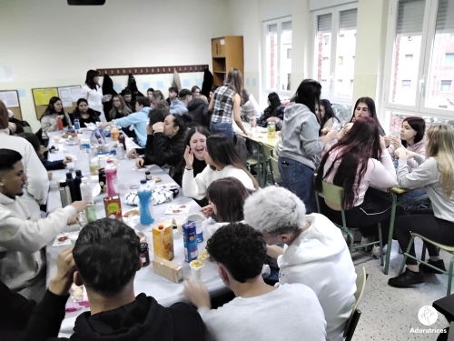 Desayuno Traje: un espacio de convivencia para crecer juntos en Formación Profesional Desayuno Traje: un espacio de convivencia para crecer juntos en Formación Profesional