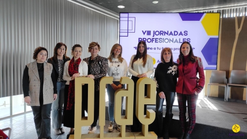 VIII Jornadas Profesionales de FP: Inspiración y Compromiso VIII Jornadas Profesionales de FP: Inspiración y Compromiso