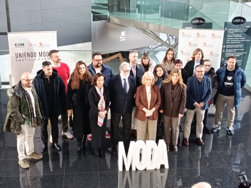 Participación en la primera acción de Uniendo Moda Participación en la primera acción de Uniendo Moda