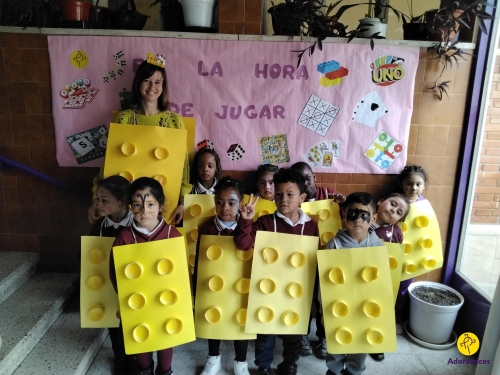 Carnaval: "Es la hora de jugar" Carnaval: "Es la hora de jugar"