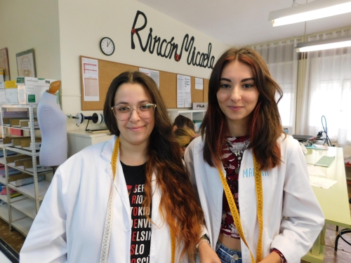 Las finalistas del concurso Upclycing Fashion visitan Radio Micaela Las finalistas del concurso Upclycing Fashion visitan Radio Micaela